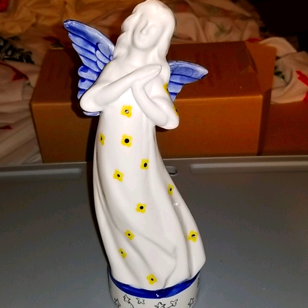 COLORFUL CRAFTY CERAMIC FIGURINE ""ANGEL""